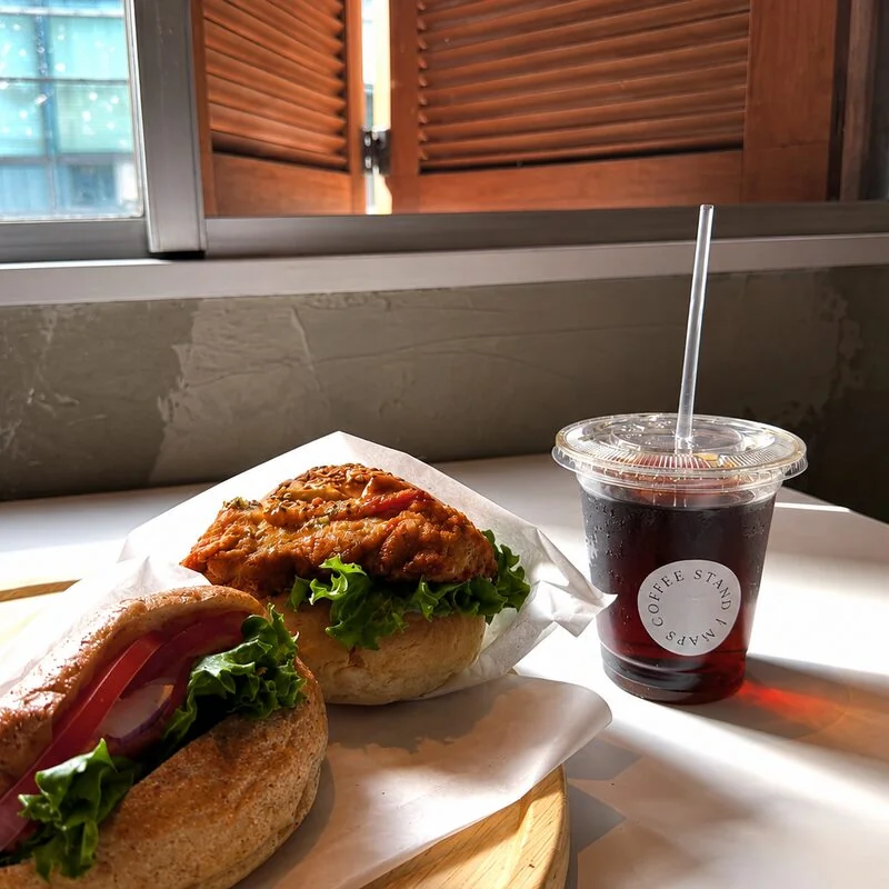 サンドイッチ2種とアイスコーヒー