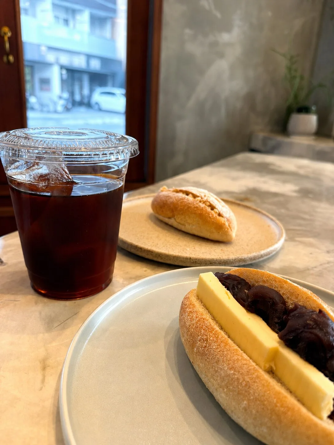 あんバターサンドとアイスコーヒー